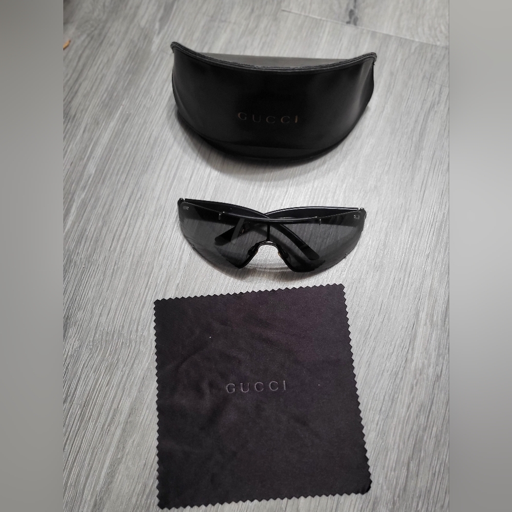 Black Gucci Sunglasses